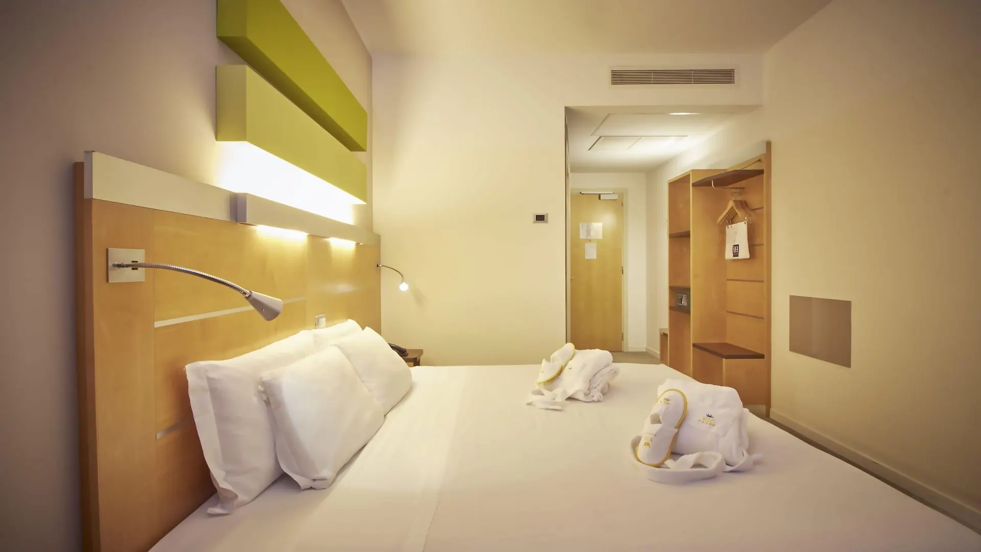 Ih Hotels Milano Gioia 4*, Milan