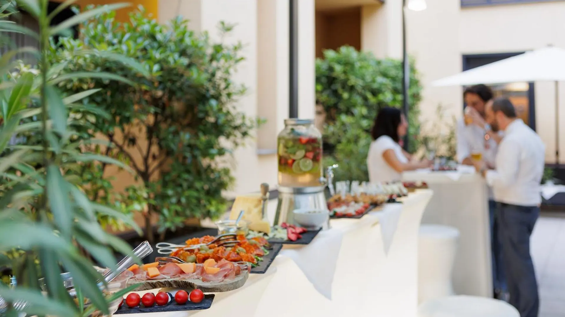 Ih Hotels Milano Gioia 4*, Milan