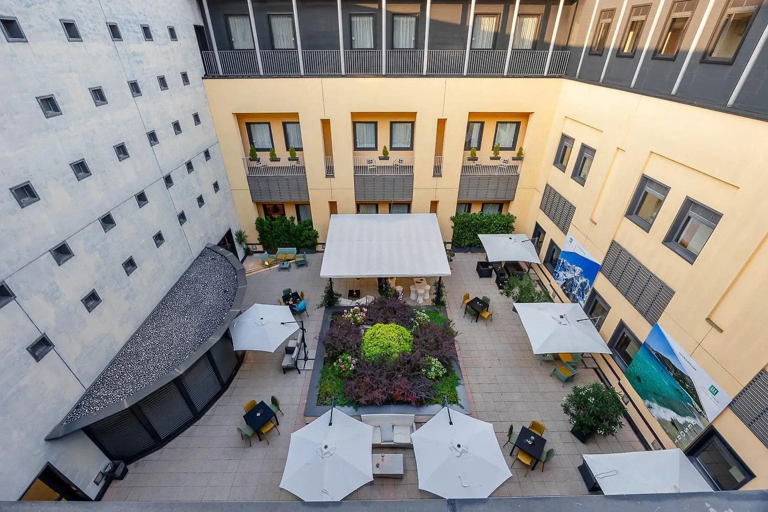 Ih Hotels Milano Gioia 4*, Milan